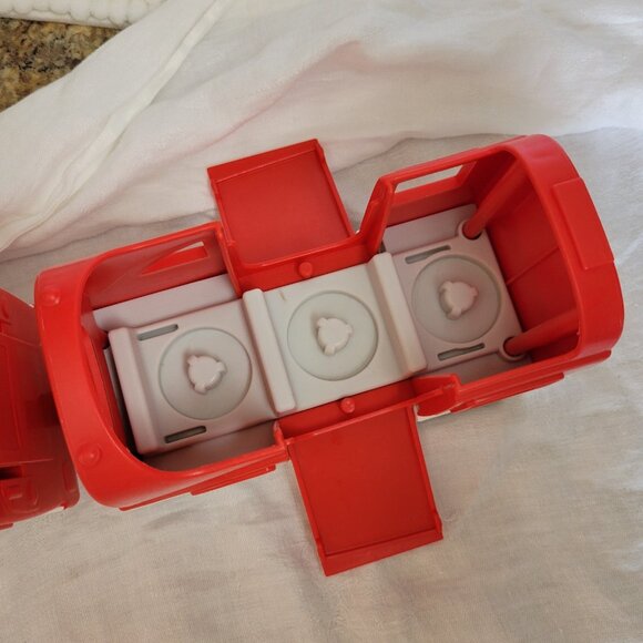 Fisher Price Little People Friendly Passenger Sounds Train 2016 Engine & Car - Picture 9 of 13